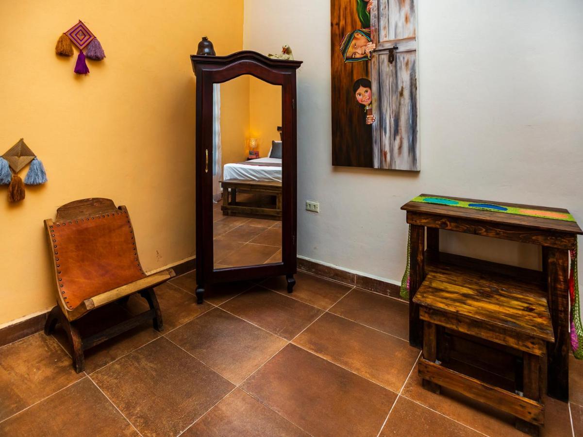Casa Aluxes Hotel バリャドリッド エクステリア 写真