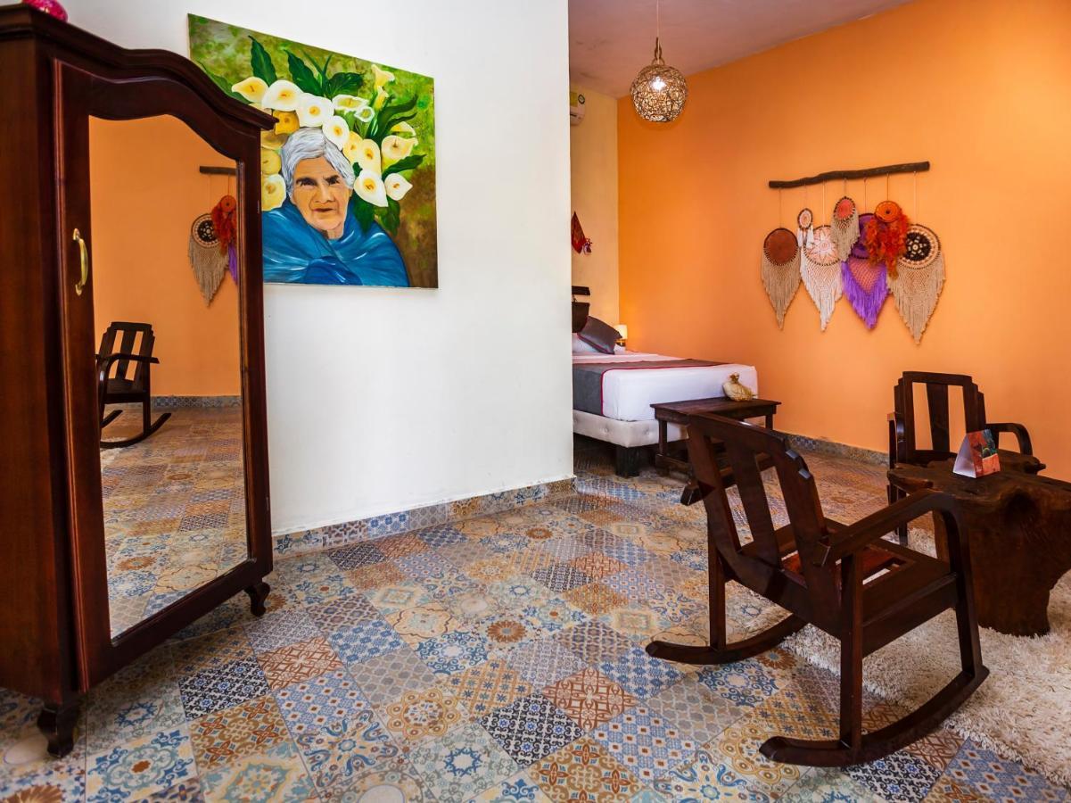 Casa Aluxes Hotel バリャドリッド エクステリア 写真