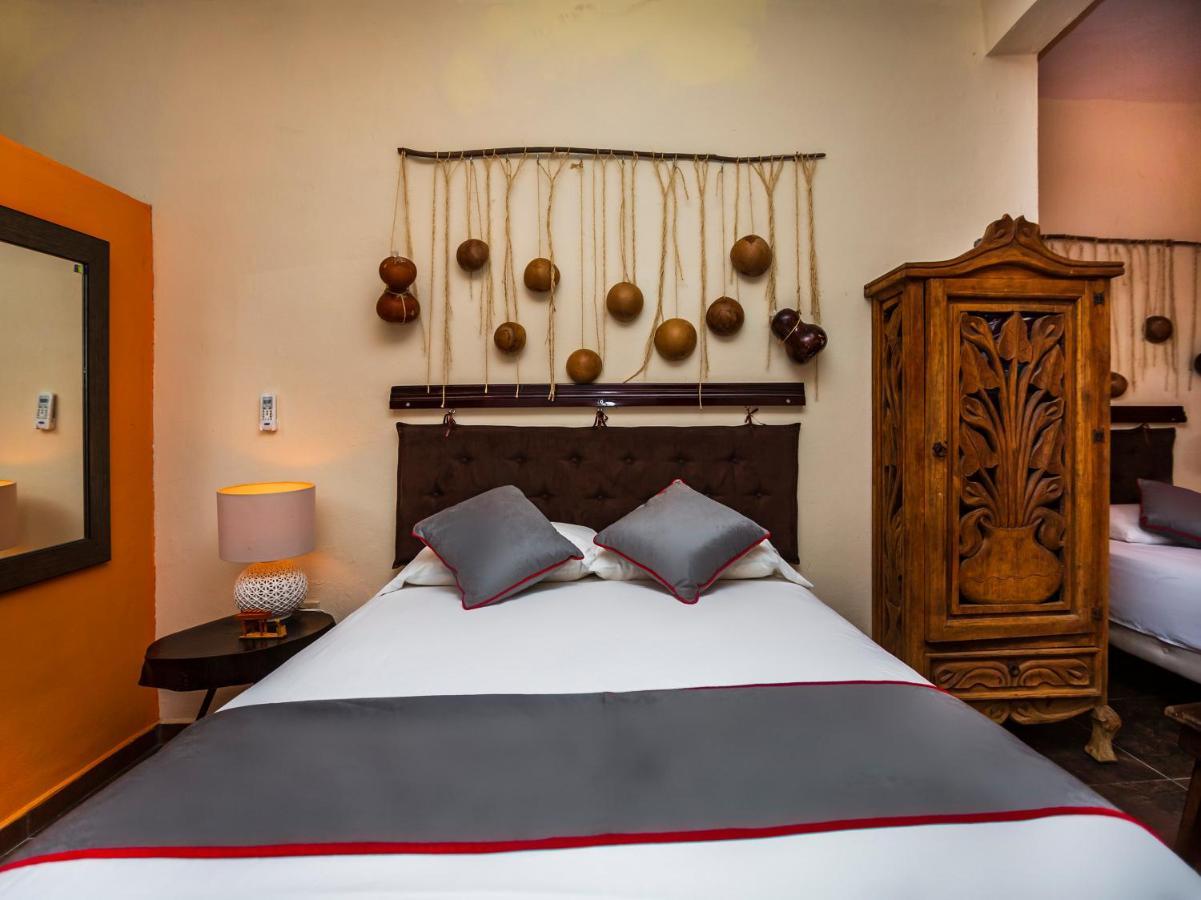 Casa Aluxes Hotel バリャドリッド エクステリア 写真