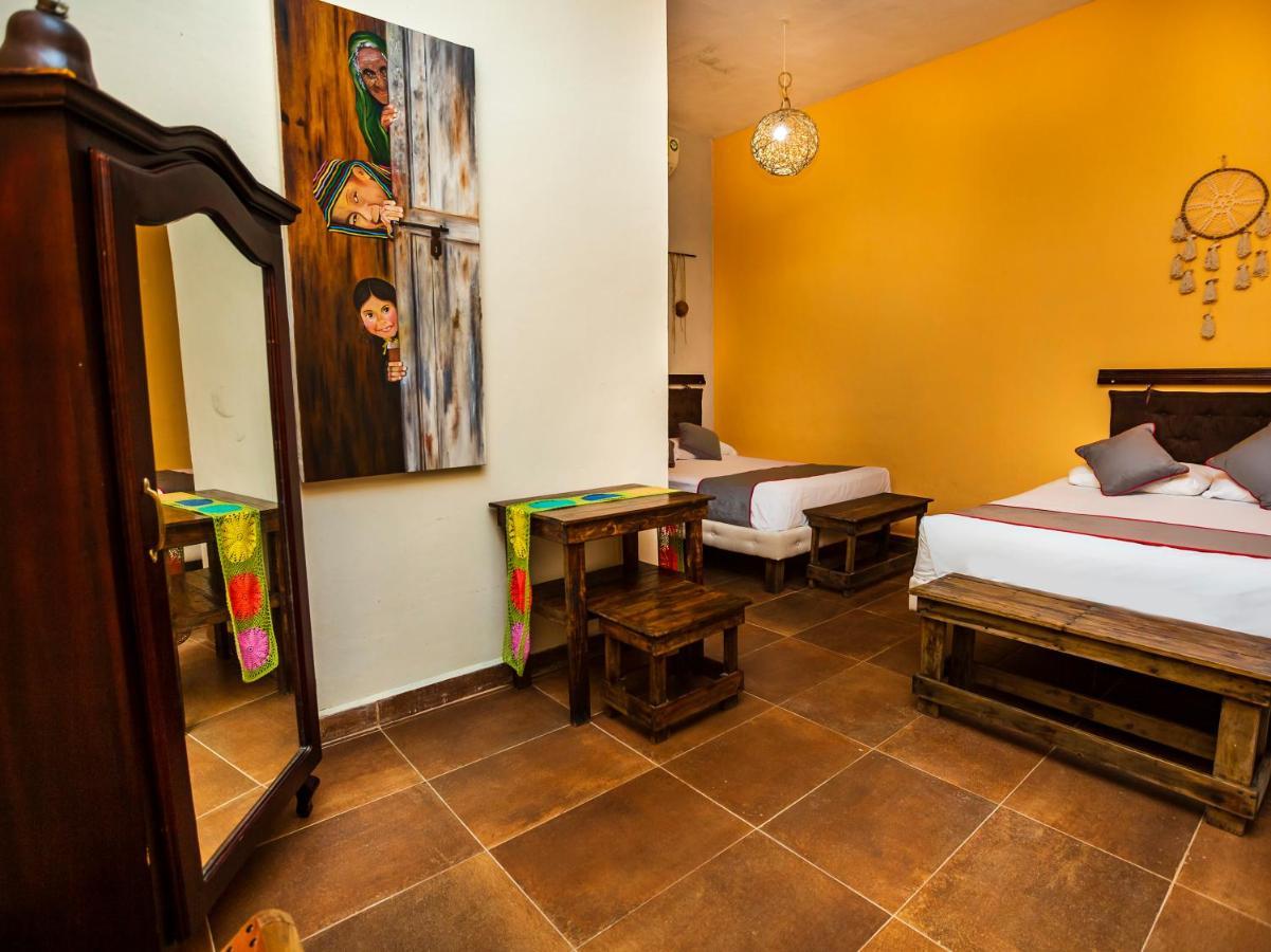 Casa Aluxes Hotel バリャドリッド エクステリア 写真