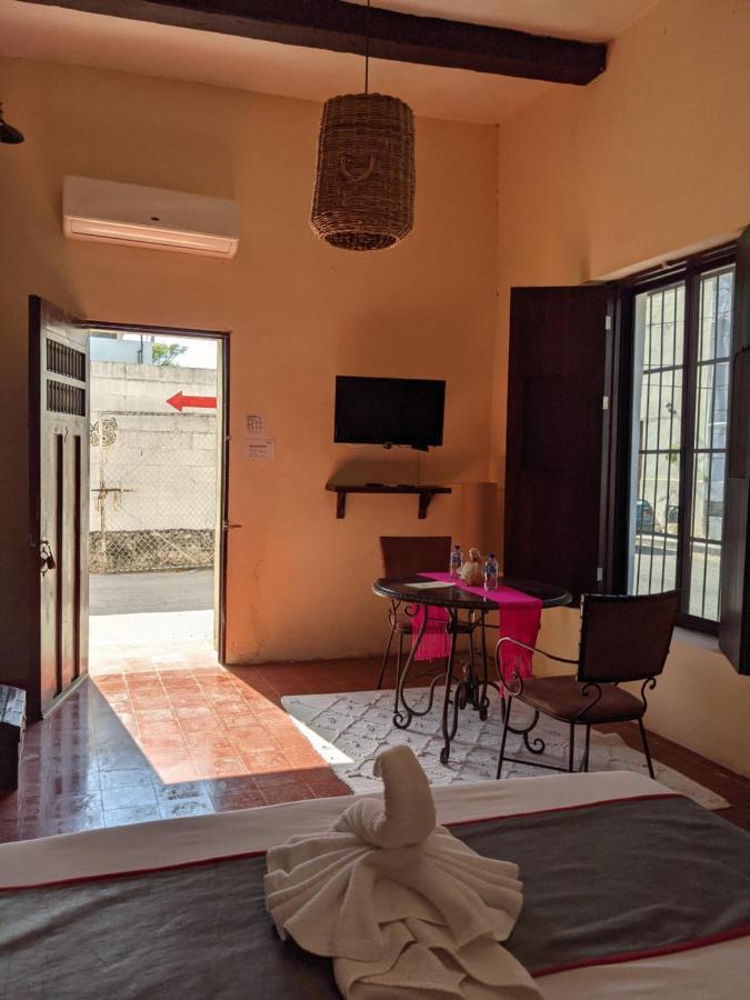 Casa Aluxes Hotel バリャドリッド エクステリア 写真