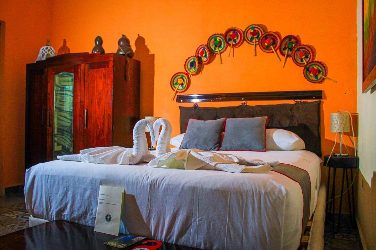 Casa Aluxes Hotel バリャドリッド エクステリア 写真