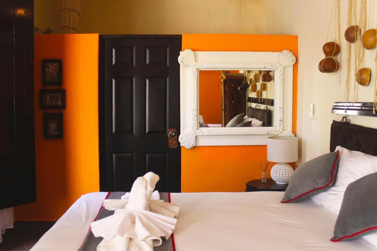 Casa Aluxes Hotel バリャドリッド エクステリア 写真