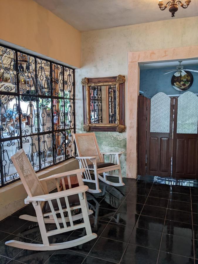 Casa Aluxes Hotel バリャドリッド エクステリア 写真