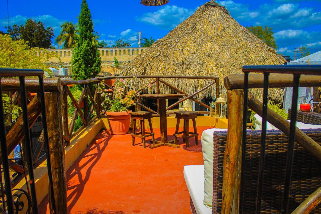 Casa Aluxes Hotel バリャドリッド エクステリア 写真