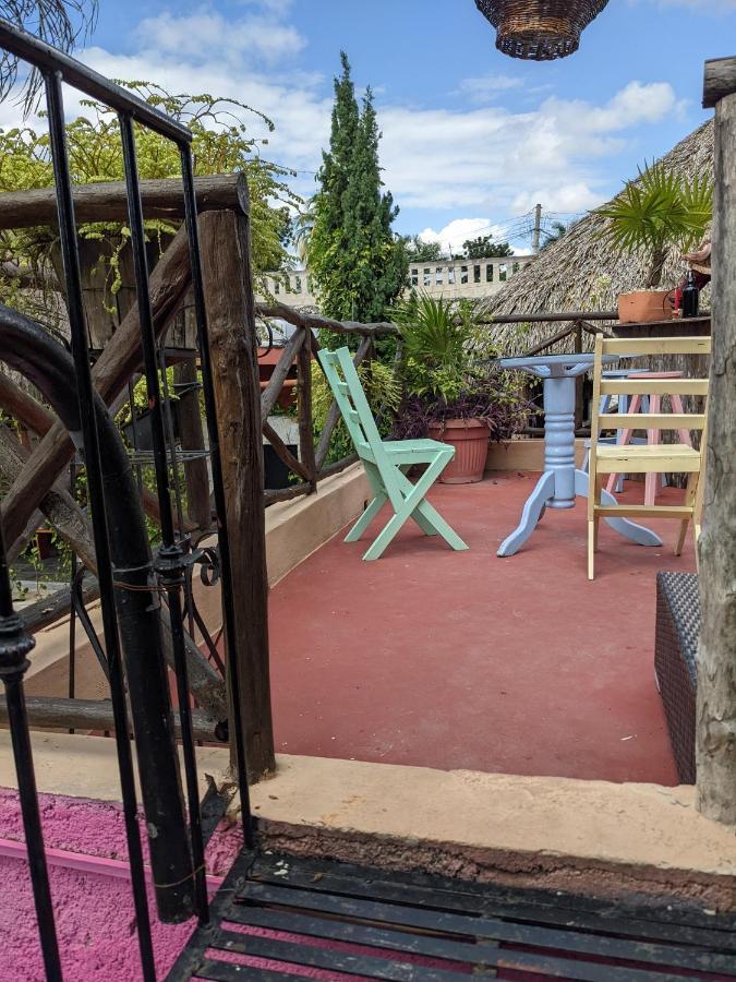 Casa Aluxes Hotel バリャドリッド エクステリア 写真